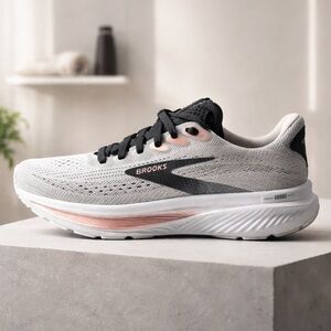 Brand New In Box Womens Brooks Ghost 17 Size 5 Wide. Off White, Rose Gold, Black